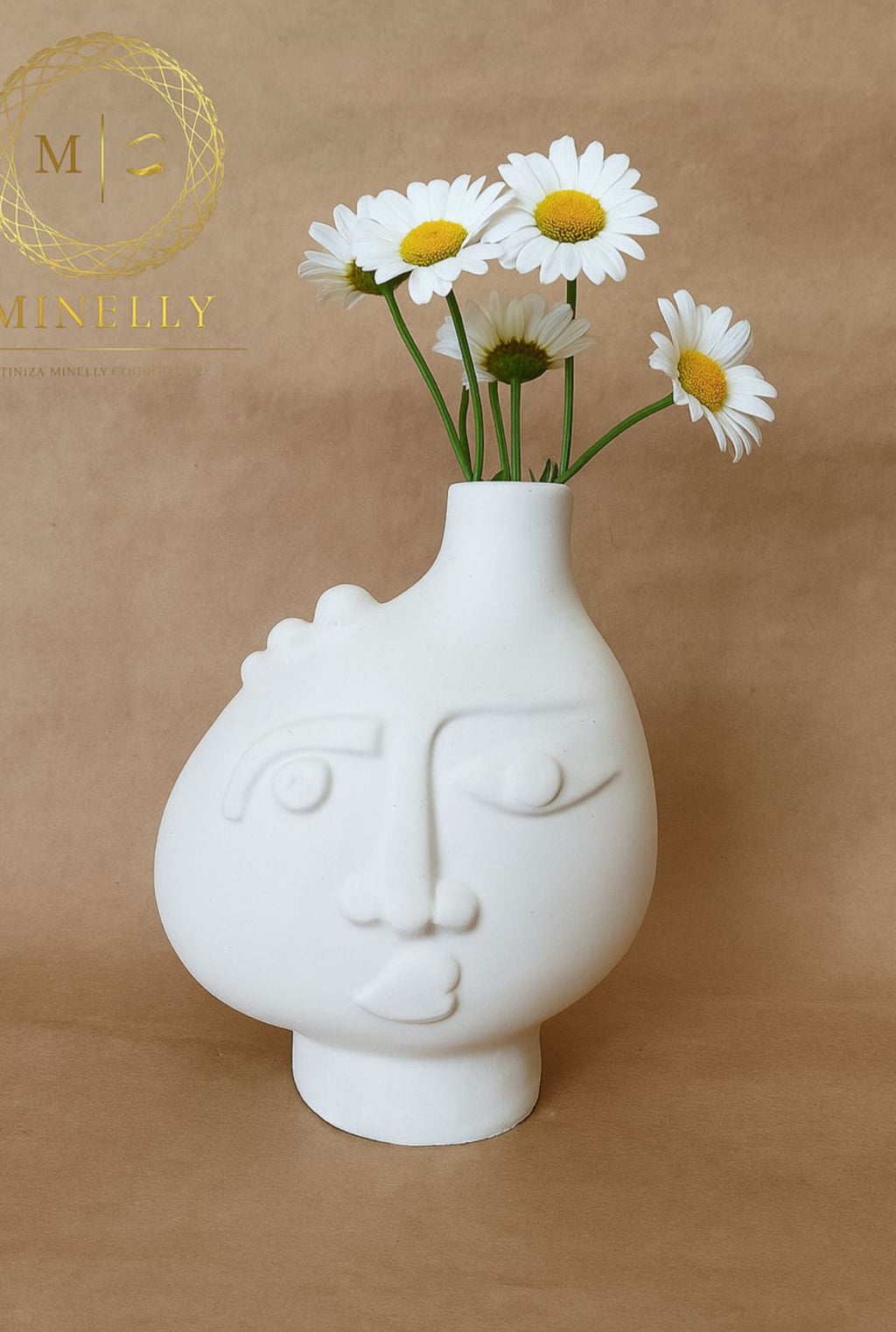 Sadeliğin Gücü – Minelly "Figura"