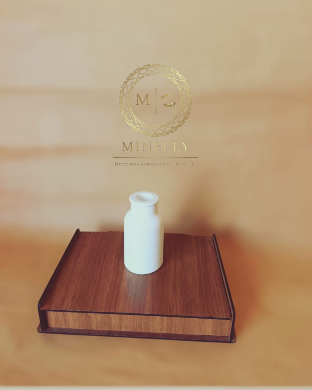 Minelly  Minimal Vazo