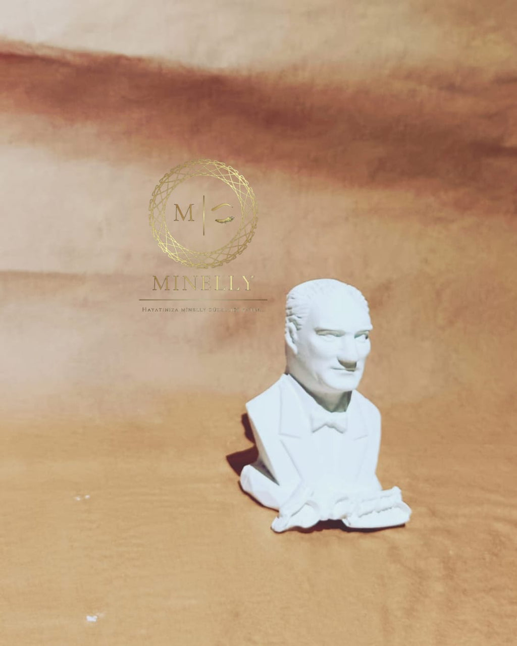 Minelly- Atatürk biblo