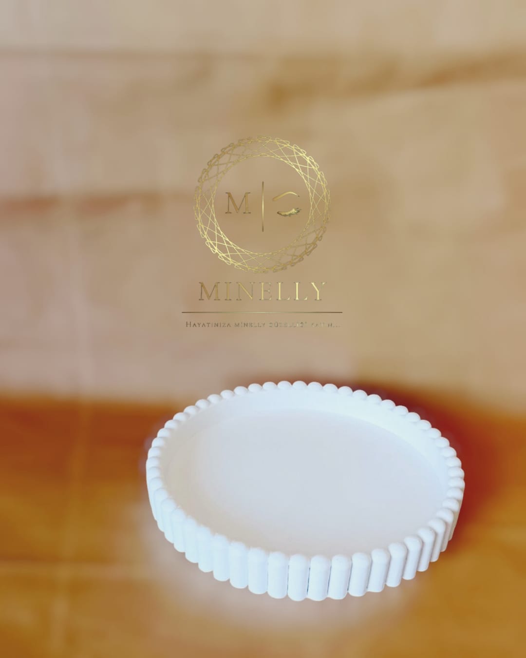 Minelly kenar kabartmalı oval tepsi