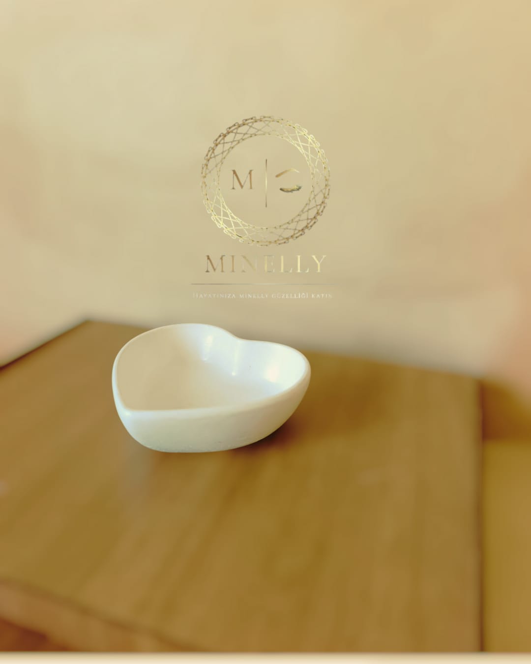 Minelly Luna Love
