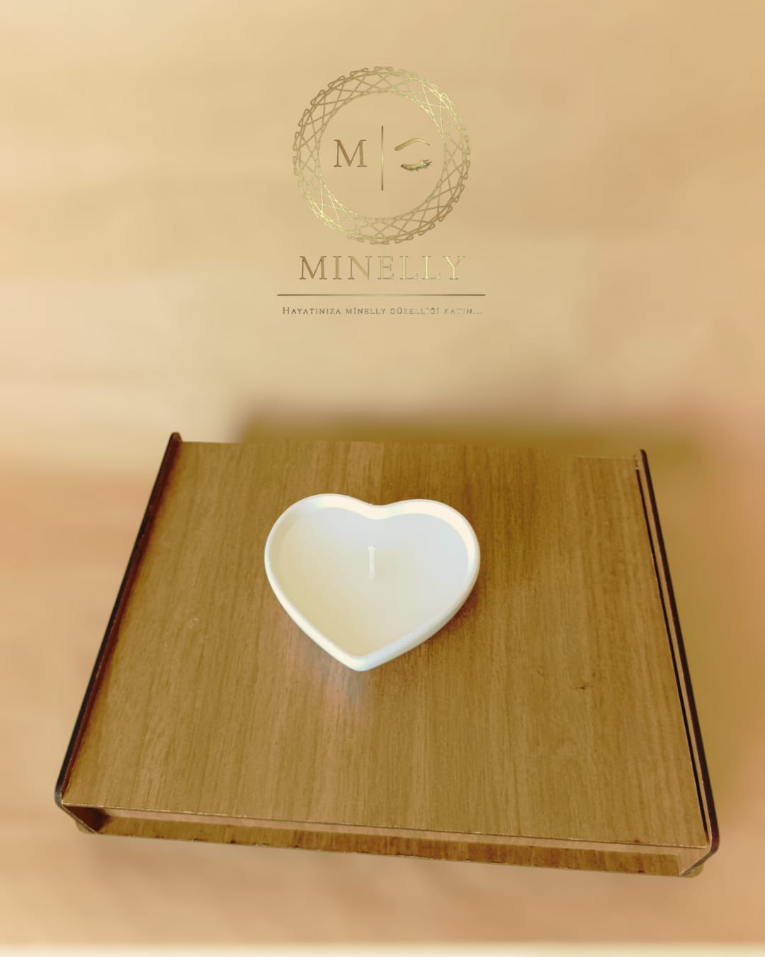Minelly Luna Love