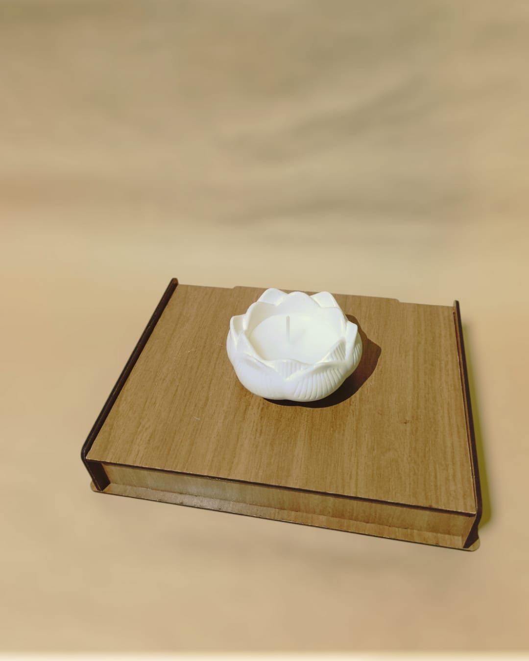 Minelly Lotus