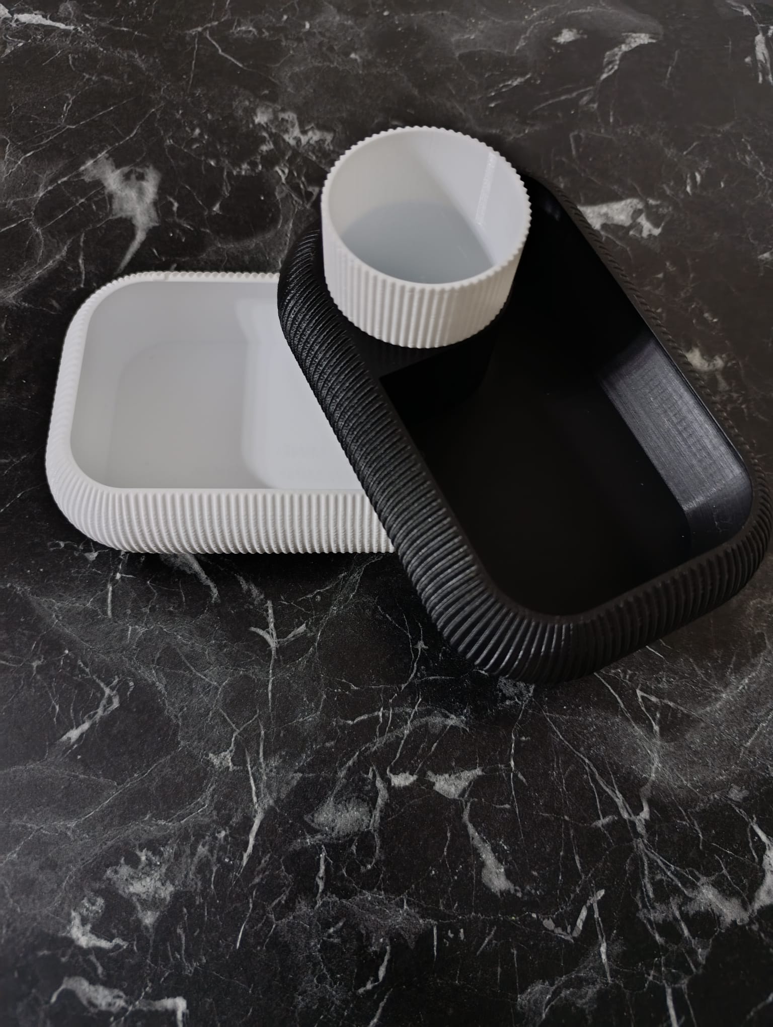 Minelly | Makyaj ve Takı Düzenleyici - Çift Katmanlı Vanity Organizer (Siyah & Beyaz)