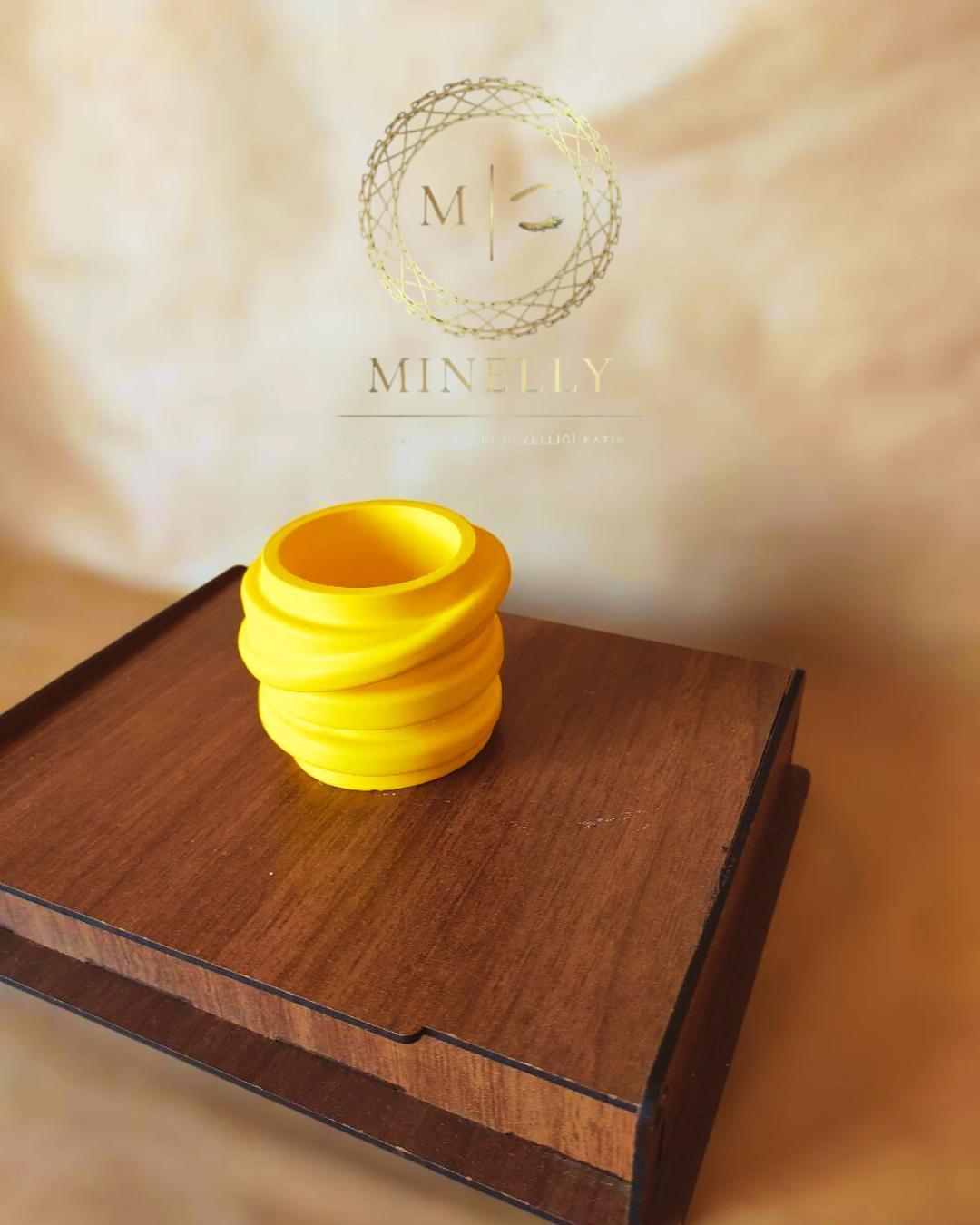 Minelly Ripple Candle